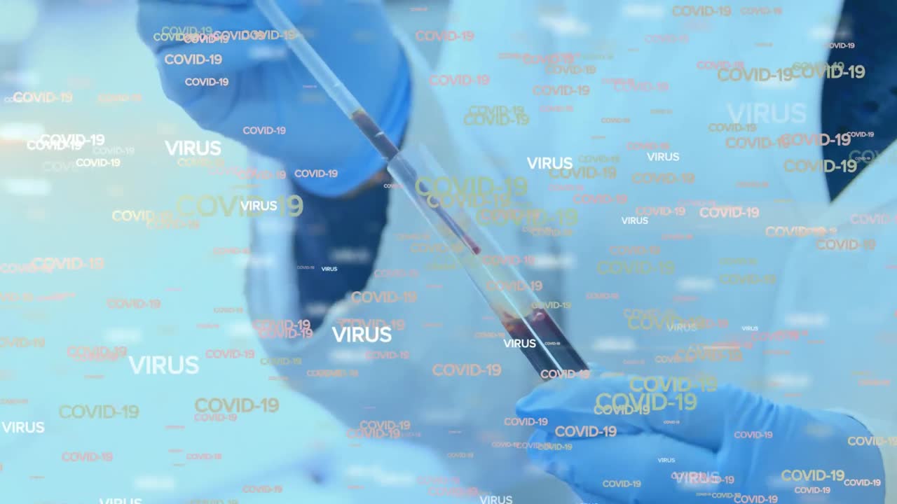 Текст "COVID-19" и "вирус" на фоне ученого, работающего в лаборатории.