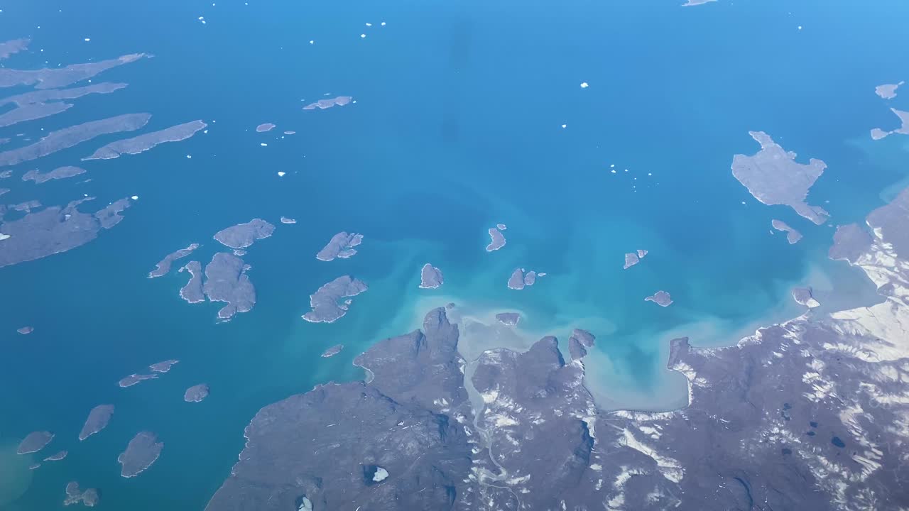 지구 온난화로 인해 부서지는 그린란드 빙상에 대한 좋은 공중