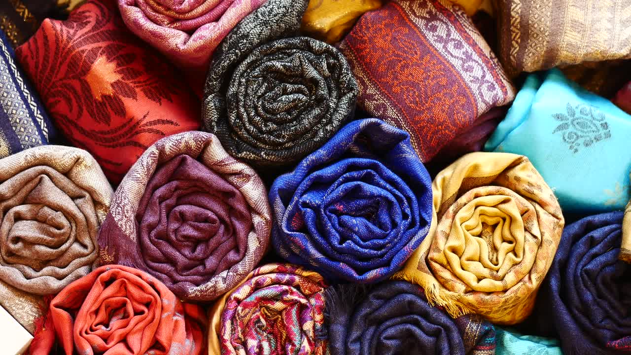 pañuelos enrollados de colores