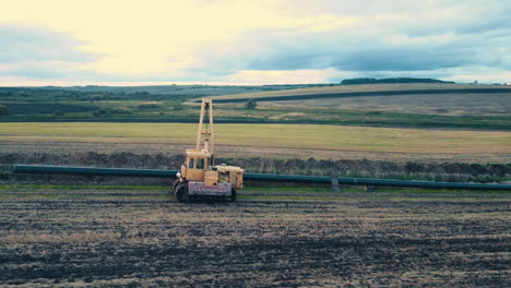 construcción de tuberías en el campo agrícola