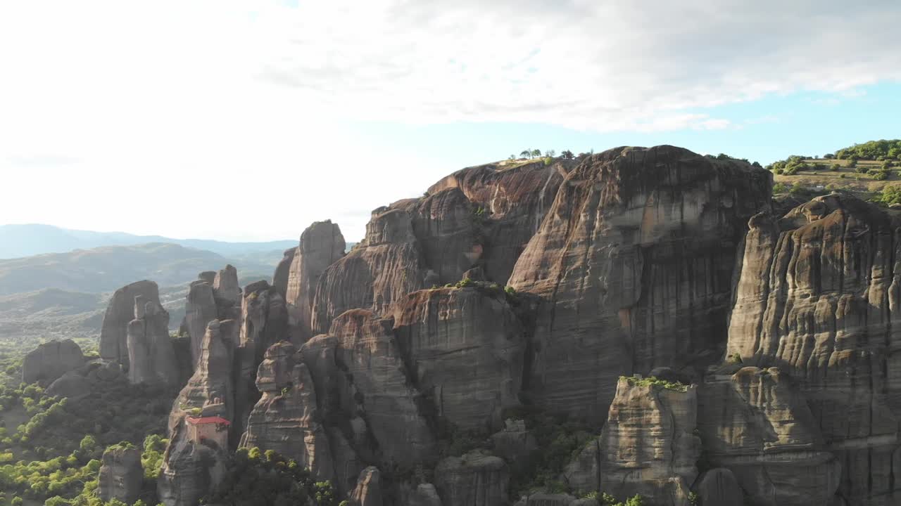 발람 수도원 메테오라, 칼라바카, 그리스. 공중 패닝