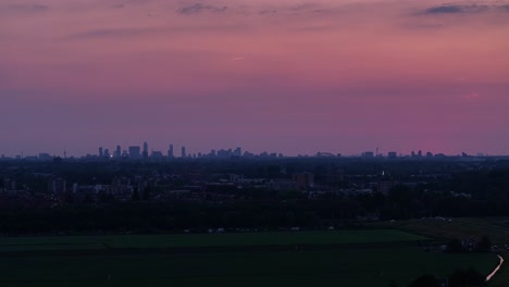 Wenn-Der-Morgen-Anbricht,-Können-Gebäude-In-Rotterdam-Anhand-Der-Schatten-Erkannt-Werden