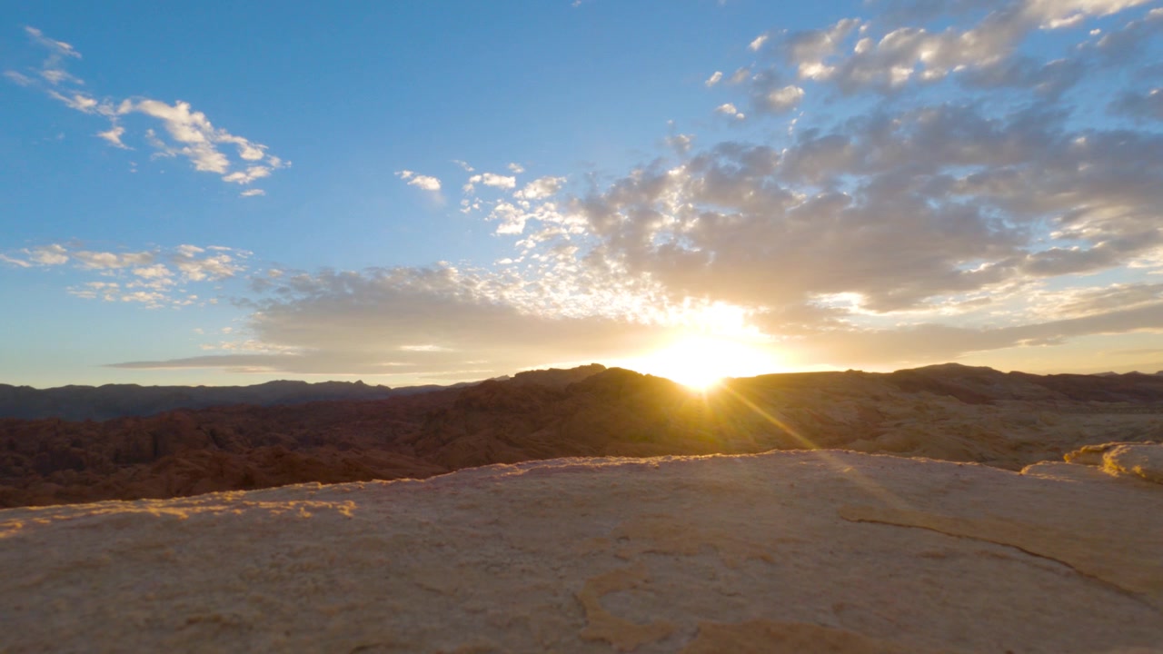 Sen set time lapse over valley of fire