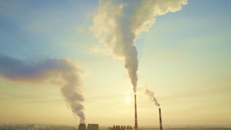 emisiones de las centrales eléctricas al amanecer o al atardecer