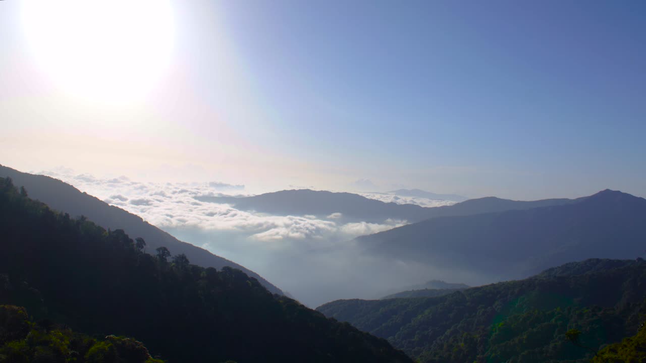 산골짜기에 구름