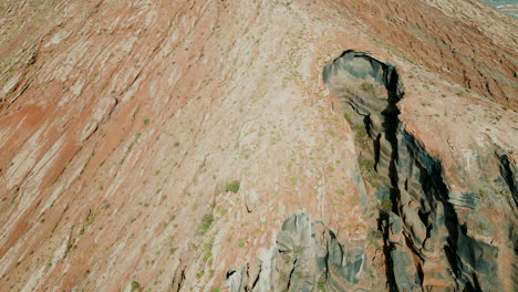 Espectacular-Vista-Aérea-De-La-Cueva-De-Herrera-Ubicada-En-La-Montaña-De-Galdar-En-La-Isla-De-Gran-Canaria