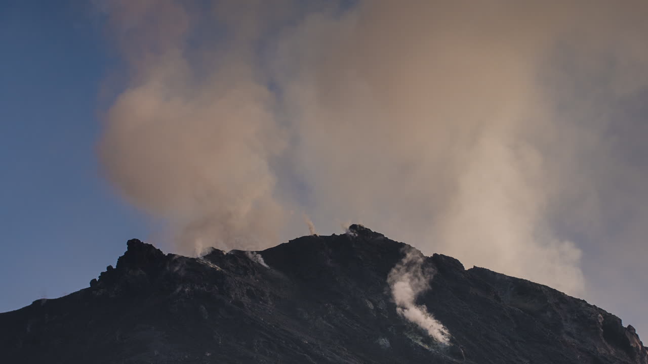 스트롬볼리 화산 4k 39