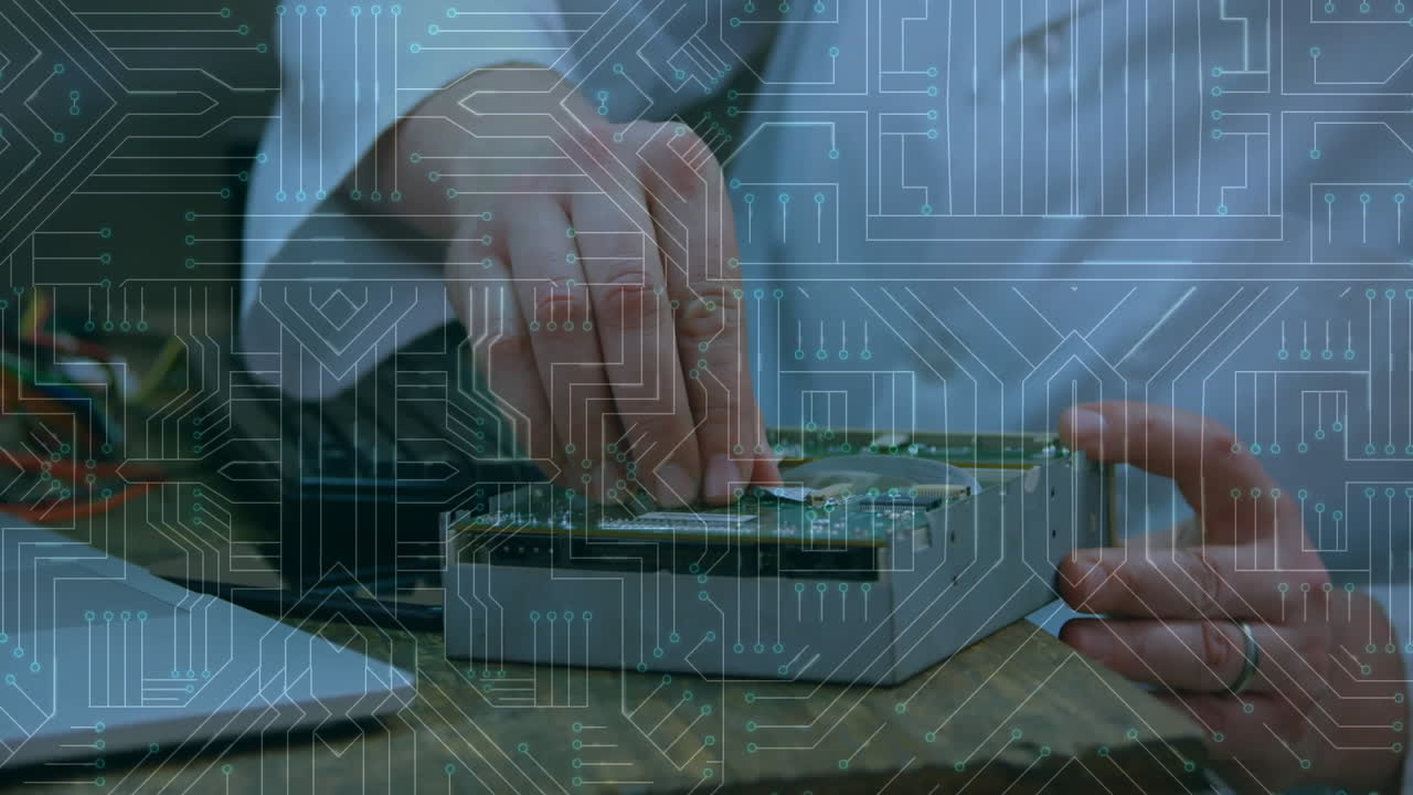 animazione di scheda di circuito su scienziata caucasica in laboratorio