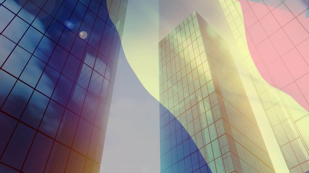 Animación de la bandera de Rumanía sobre edificios de oficinas.