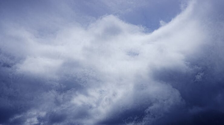 Cloudy windy day.. Cloudscape in springtime