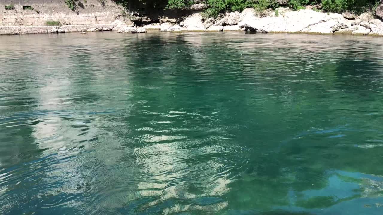 mostar, 보스니아 헤르체고비나의 네레트바 강의 청록색