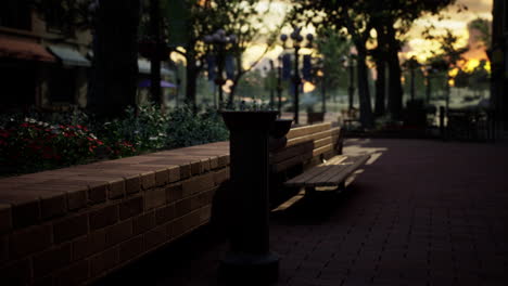 Primer-Plano-De-Una-Fuente-De-Agua-Potable-En-Un-Parque-Al-Atardecer