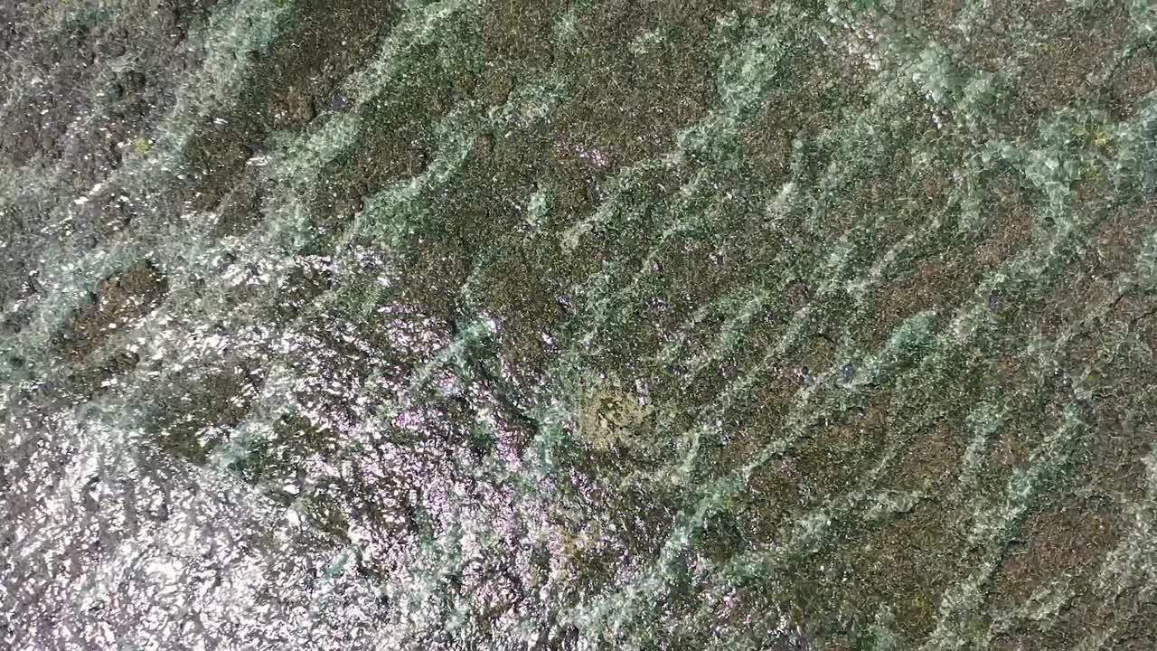 레위니옹 섬의 청록색 물 아래 코라리프에 대한 조감도