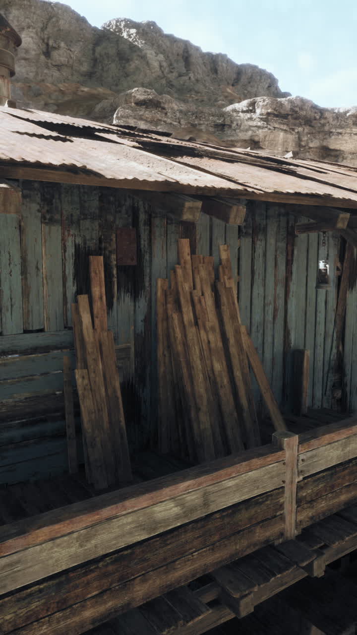 vieja cabaña abandonada en el desierto