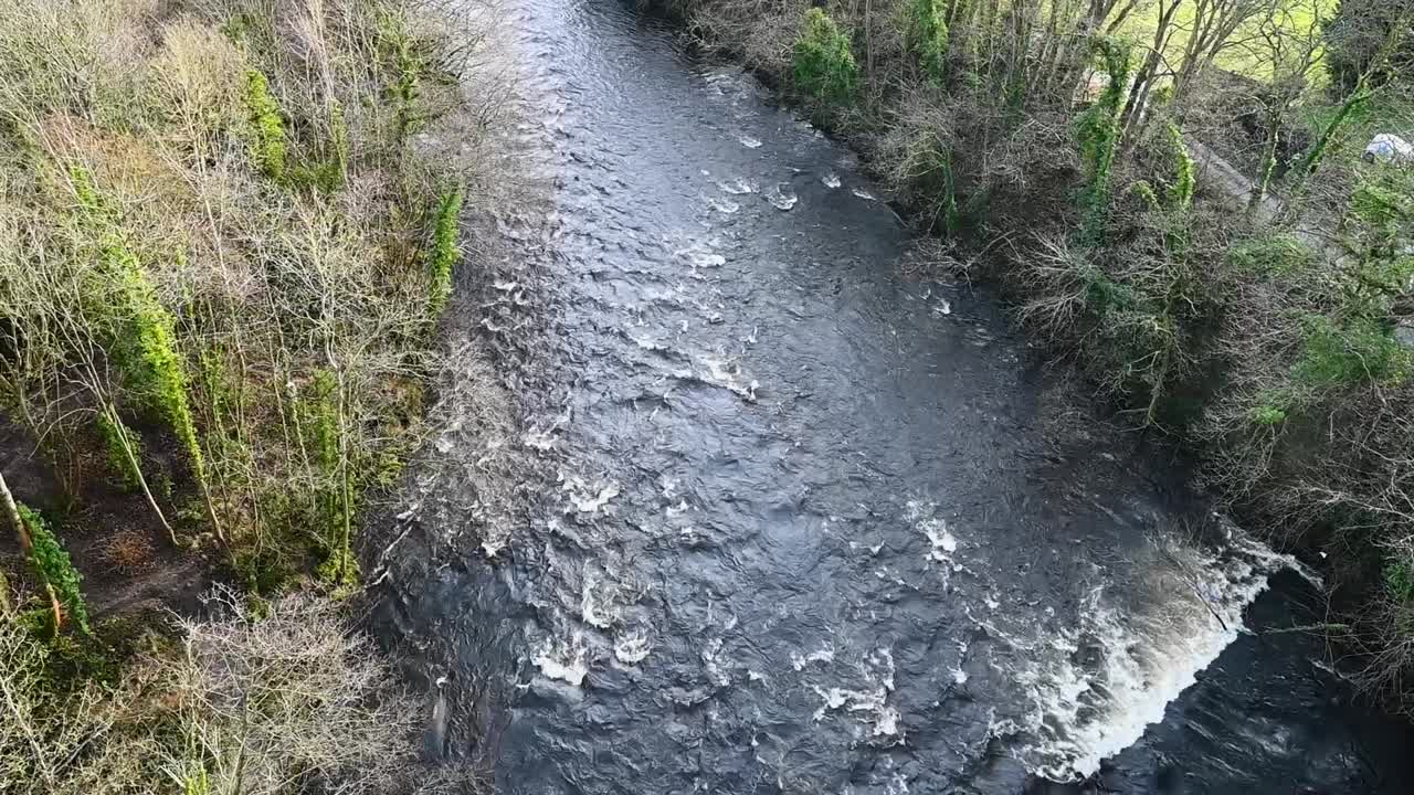 Il fiume Dee sotto l'Acquedotto di Pontcysyllte, Galles, Regno Unito