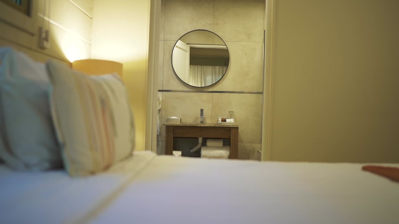 Cozy Hotel Room with Modern Bathroom