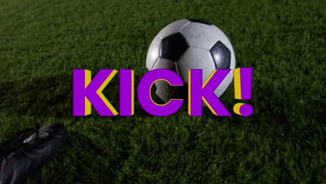 animación del texto de patada sobre la pelota de fútbol y la hierba