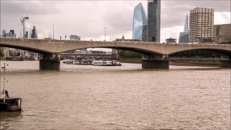The-London-River-Thames-is-possibly-the-most-famous-river-in-the-World