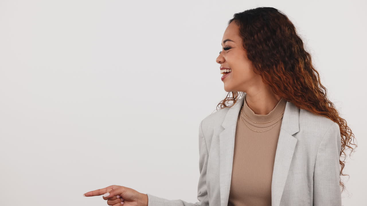 estudio, presentación y rostro de la mujer con la mano