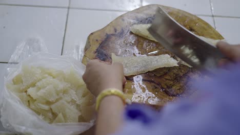 preparing fish maw