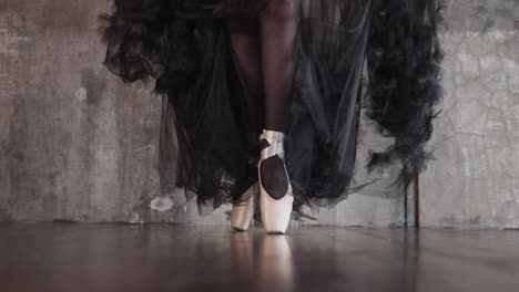 ballet dancer in pointe shoes