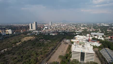 Seitenaufnahme-Der-Aztekischen-Cuicuilco-Pyramide-In-Südmexiko-Stadt-Bei-Sonnenuntergang