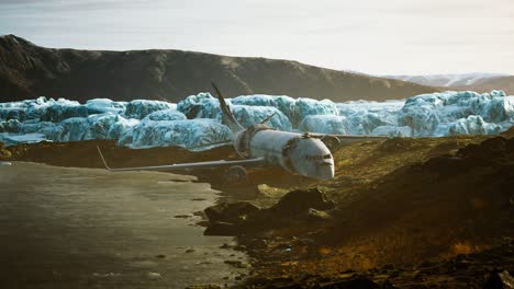 Viejo-Avión-Roto-En-La-Playa-De-Islandia