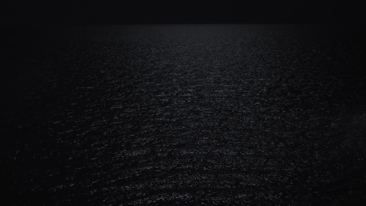 el mar tranquilo en la noche oscura