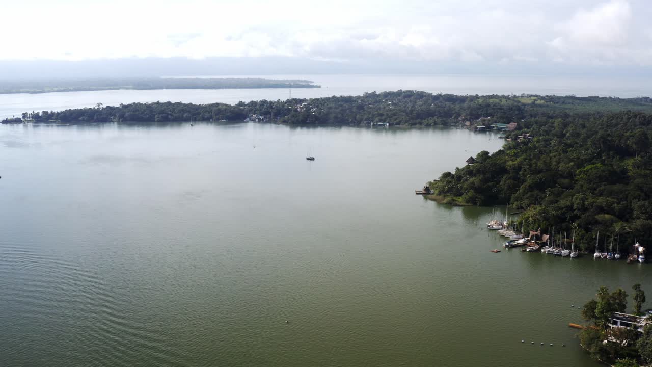 hermosas imágenes aéreas de la pintoresca e idílica costa guatemalteca