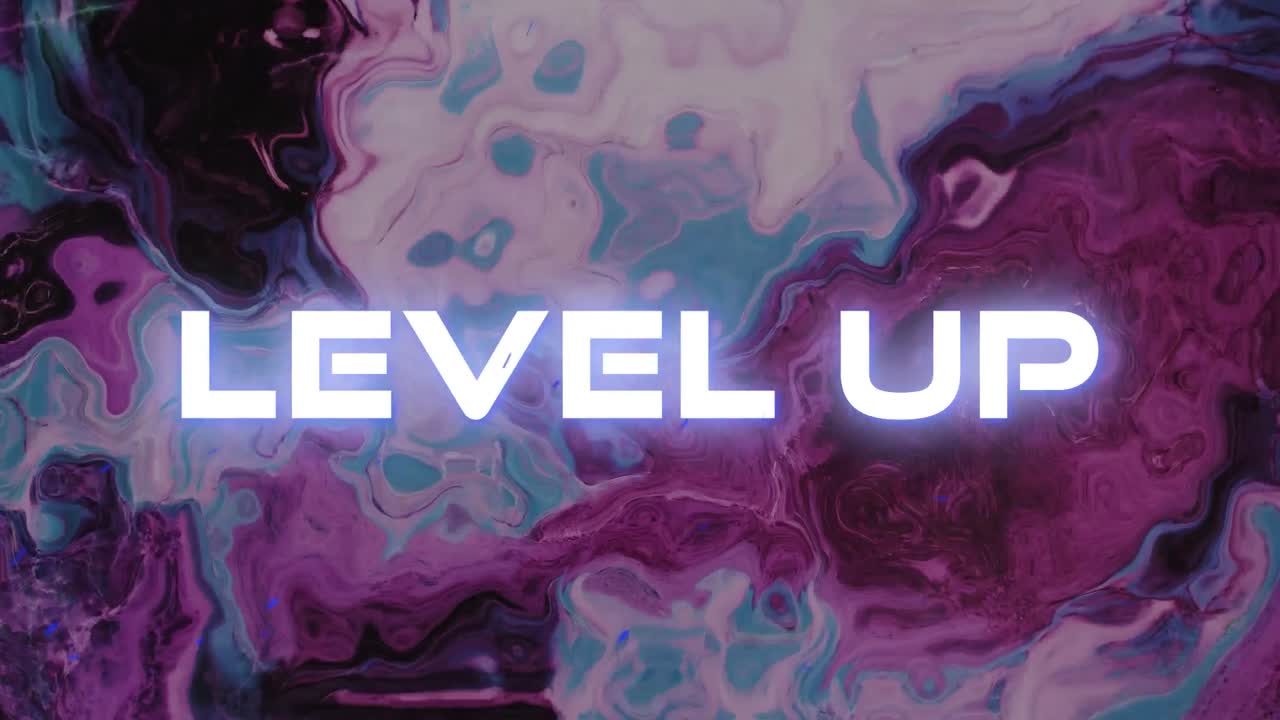 animación del nivel de texto hacia arriba, en blanco, sobre un fondo púrpura y rosa arremolinado