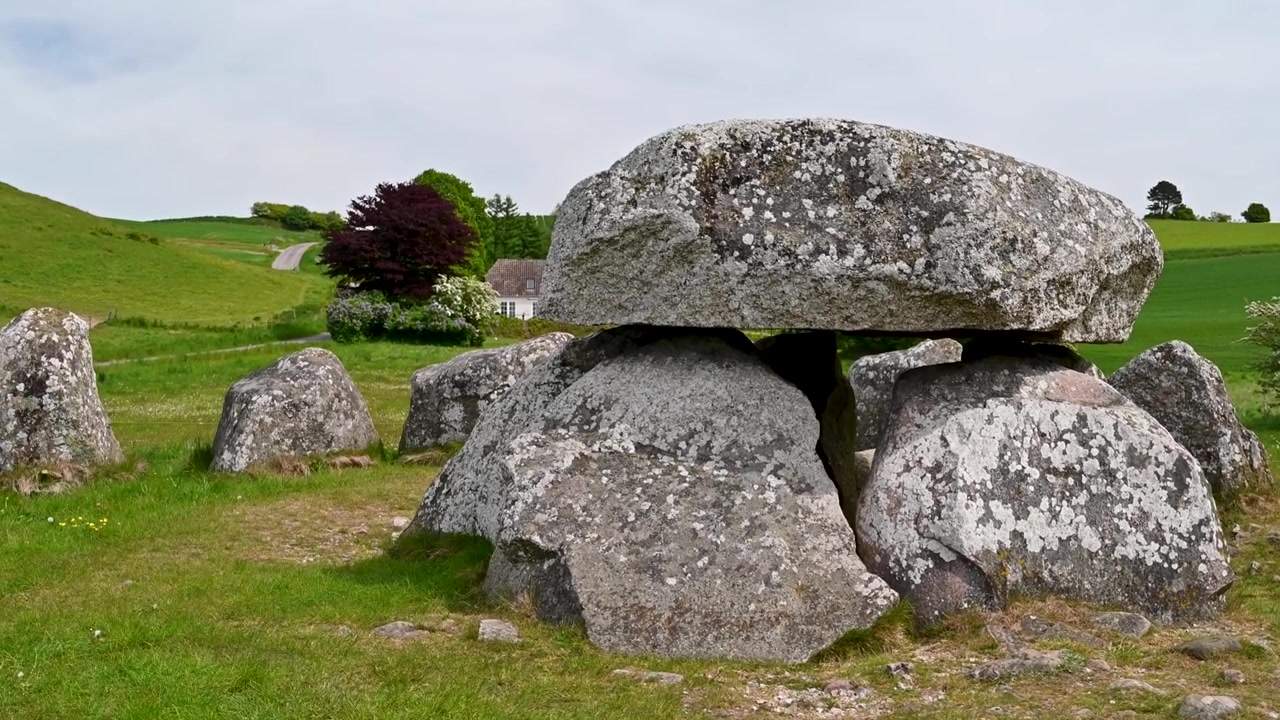 Steindysse gravplass steinalderen, Danmark, Mols Bjerge nasjonalpark