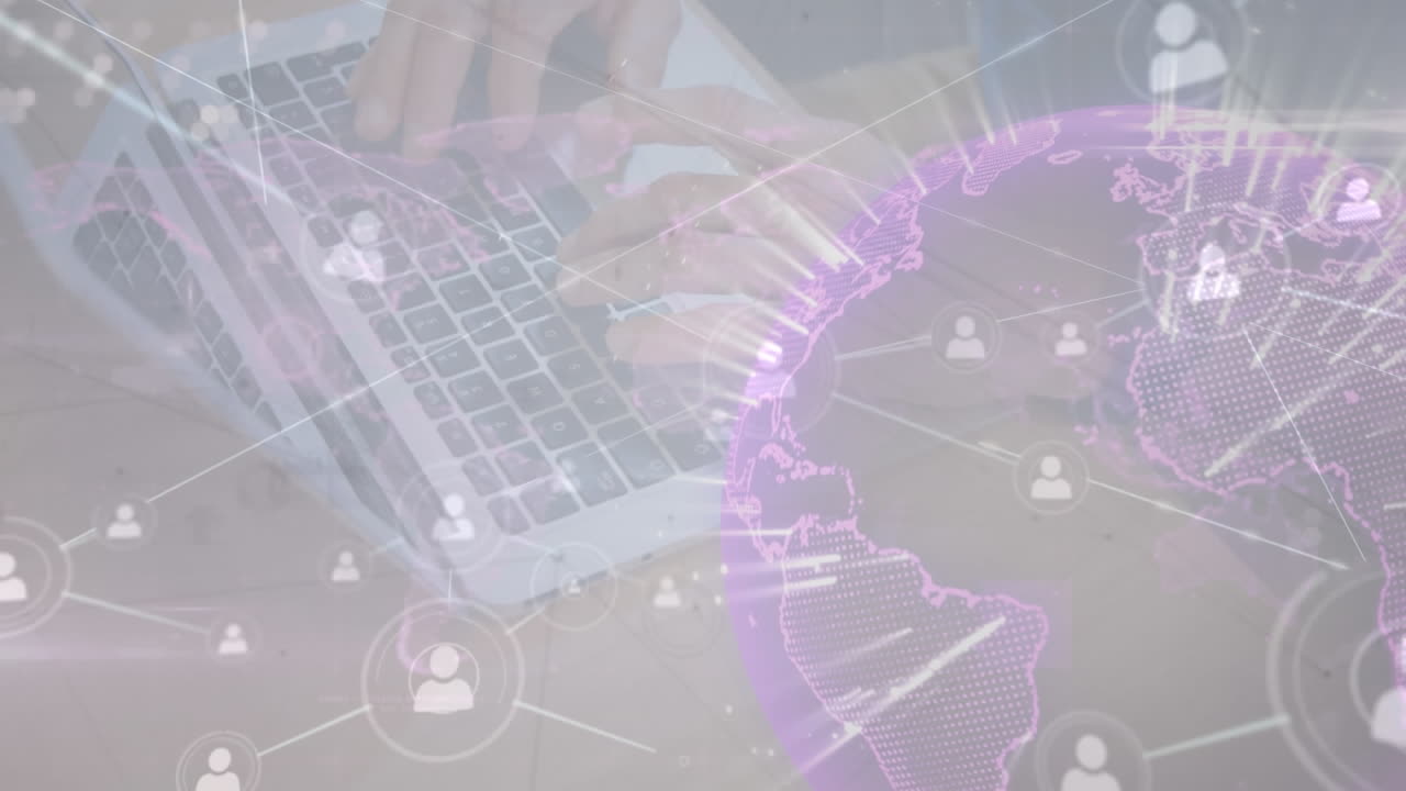 노트북을 통해 사람 아이콘과 연결의 네트워크와 함께 지구의 애니메이션