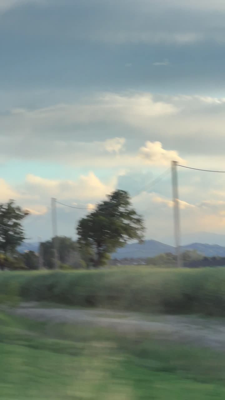 해가 뜨고 해가 지는 시골 풍경