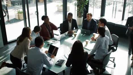 reunión de negocios en una oficina moderna