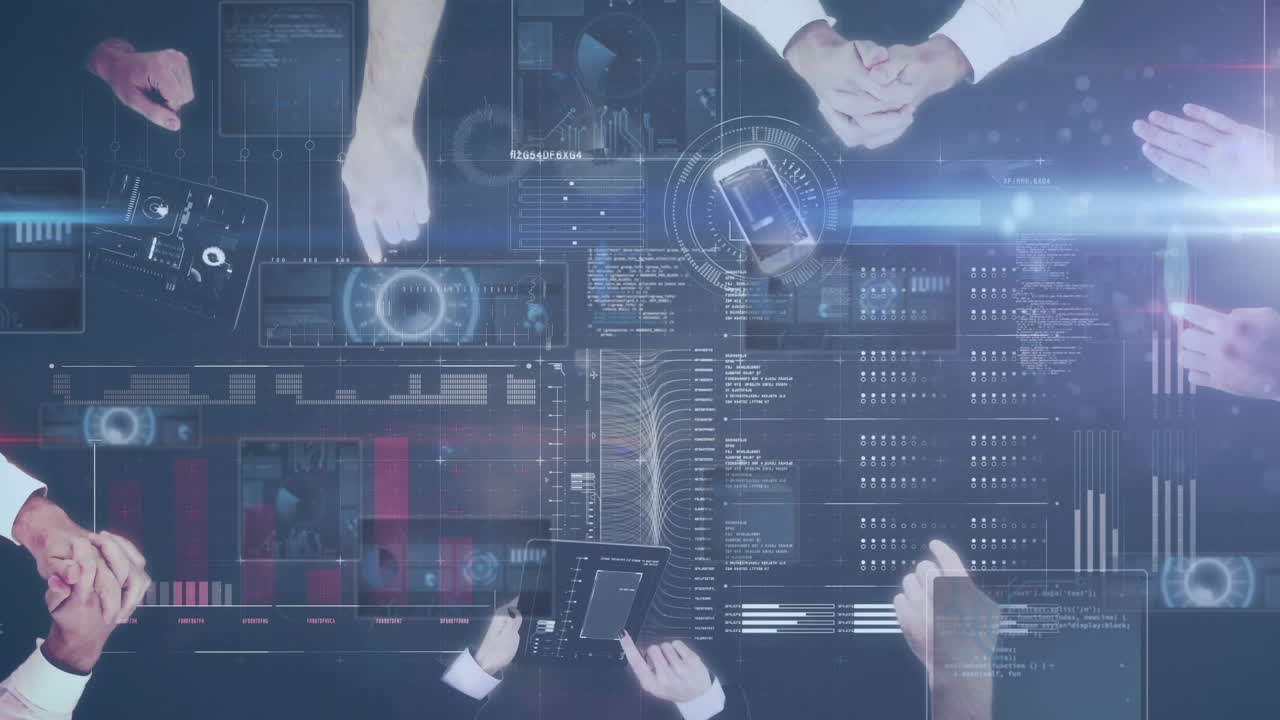 animación del procesamiento de datos sobre personas de negocios que utilizan dispositivos electrónicos