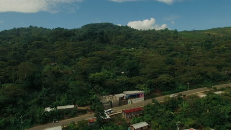 Tomas-Aéreas-De-Varias-Casas-Mayas-Nuevas-En-Chiapas,-México,-Filmadas-En-4k