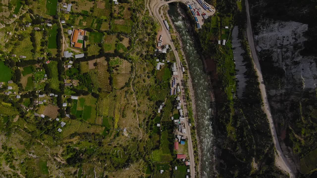 fotografía aérea de un sendero fluvial