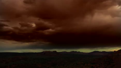 Hermoso-Lapso-De-Tiempo-De-Nubes-Sobre-El-Desierto-De-Arizona