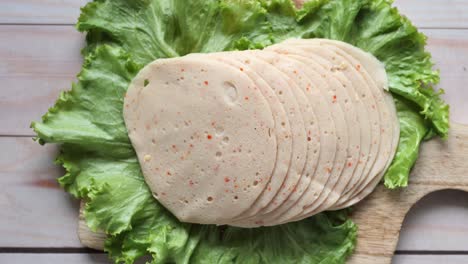 에 어진 가공 된 고기