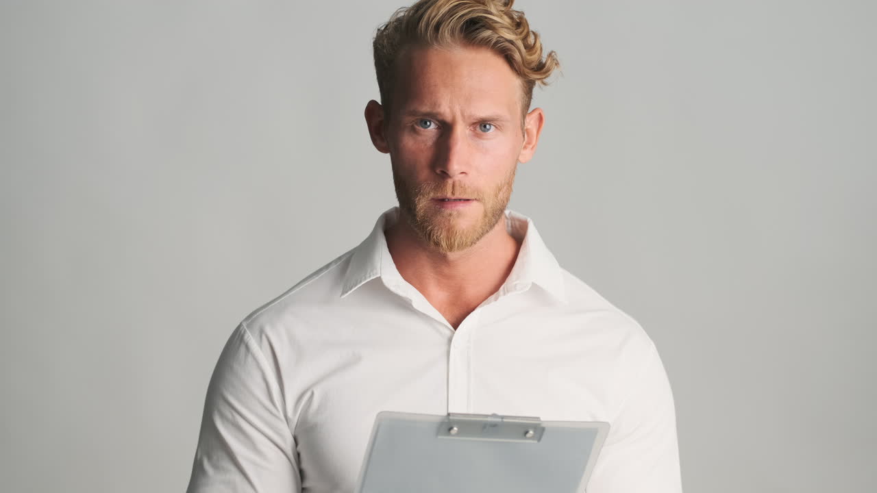 심각한 사업가 마무리 양식