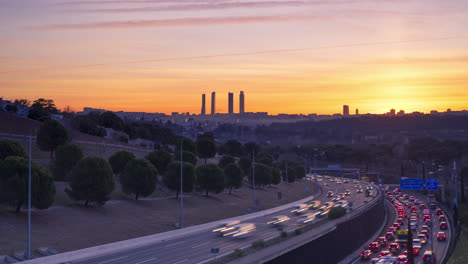 Timelapse-of-Sunrise-in-Madrid,-Spain