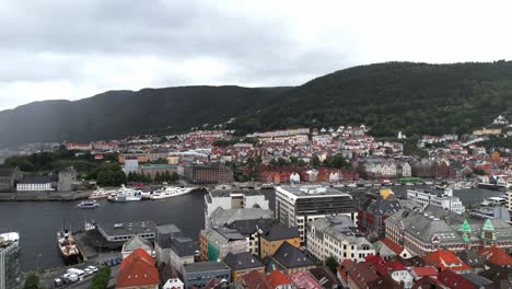 Ciudad-De-Bergen-En-Noruega-Vista-Desde-Arriba