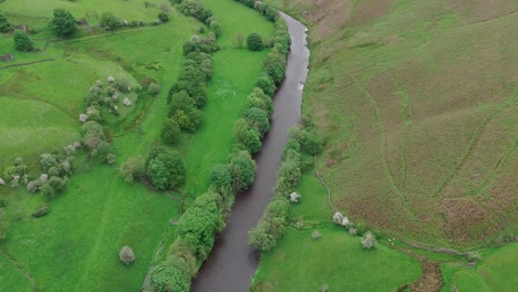 River-Running-through-the-mountains