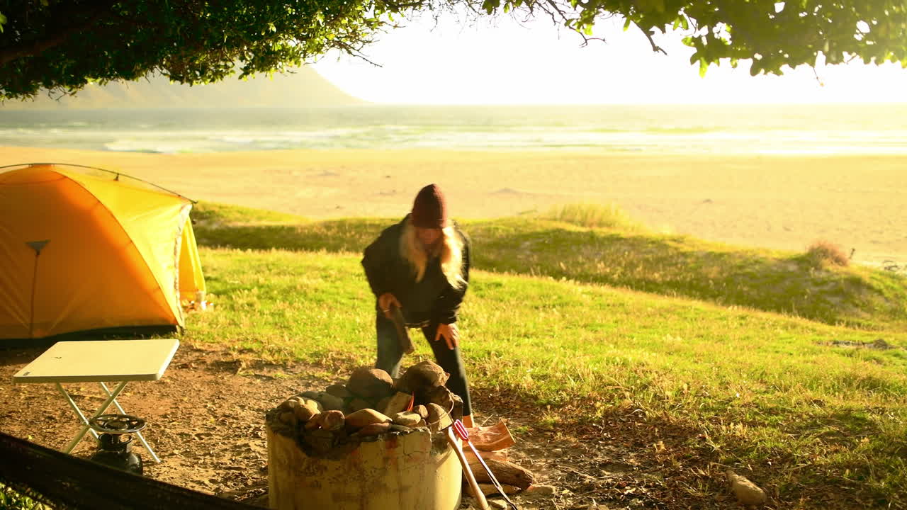 우리는 불을 계속 켜야 합니다.
