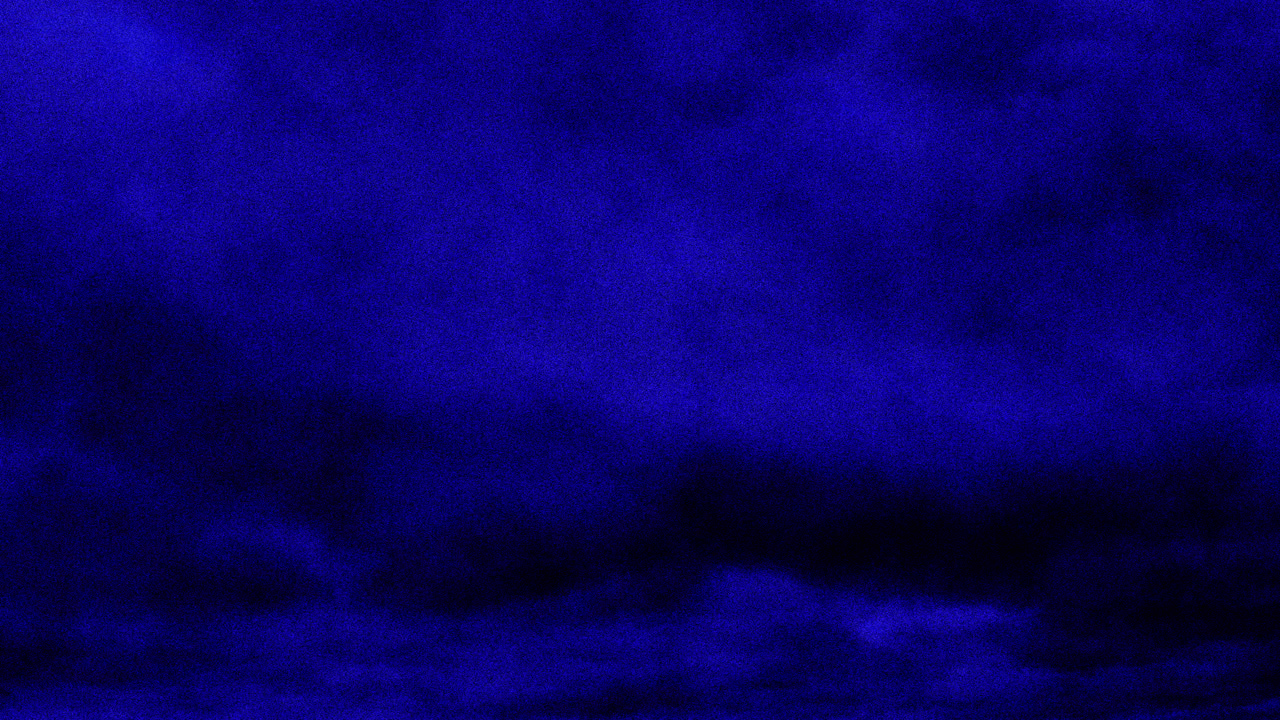 animación de oscuro y tormentoso cielo azul oscuro de halloween