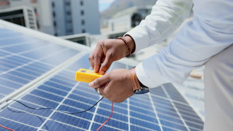 Techniker,-Hände-Und-Multimeter-Testen-Solar