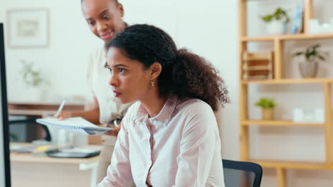 Negocios,-Ayuda-Y-Mujeres-Con-Documentos