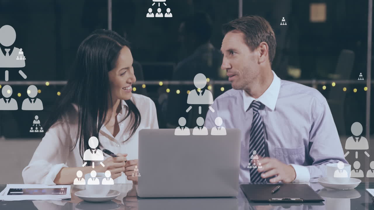 animación de las personas iconos sobre diversas personas de negocios en la oficina