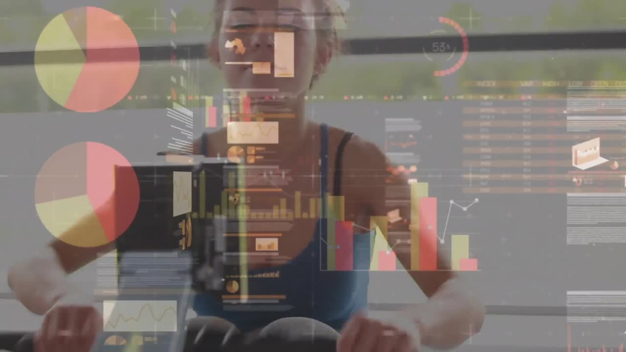 체육관에서 운동하는 여성에 대한 연결 네트워크와 데이터 처리 활성화