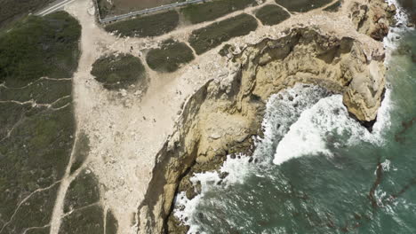 Vogelperspektive-Nach-Den-Kalksteinfelsen-Mit-Aufklappbarem-Leuchtturm-Faro-Morrillos-In-Cabo-Rojo-Puerto-Rico